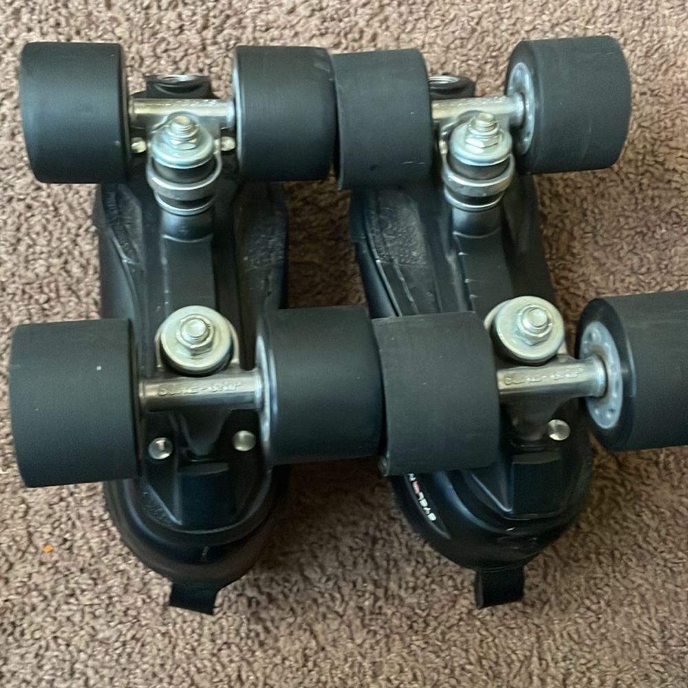 Skates - Picture 2 of 2